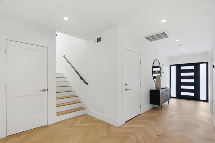 181 W Duane Avenue, Sunnyvale, California 94085