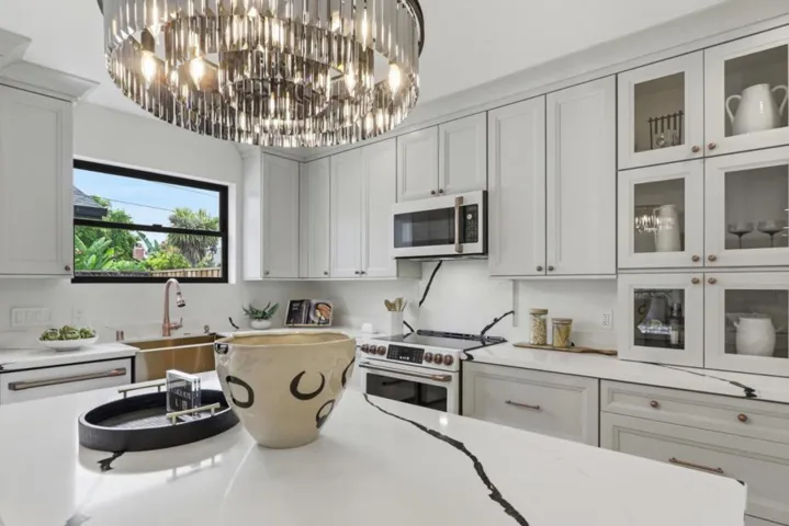 181 W Duane Avenue, Sunnyvale, California 94085