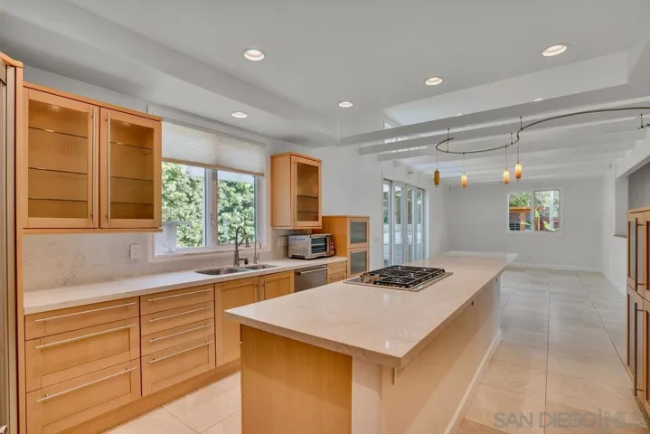 5247 Chelsea, La Jolla, California 92037