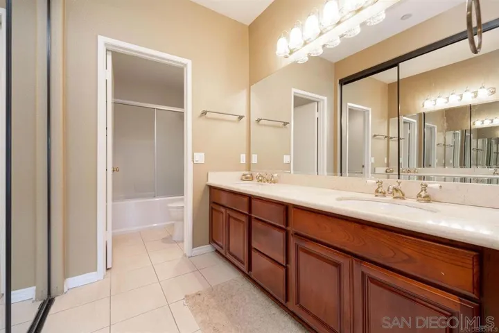 12122 Royal Birkdale 205, San Diego, California 92128