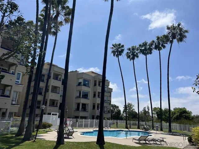 12122 Royal Birkdale 205, San Diego, California 92128