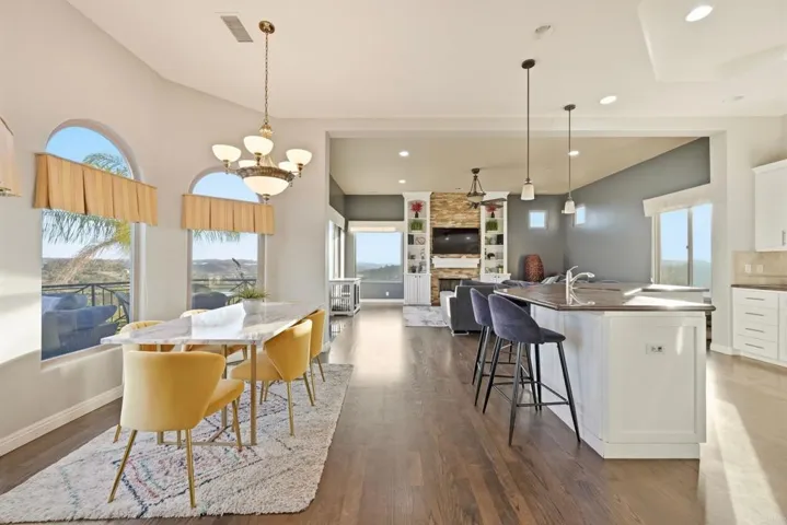 14040 Iris Lane, Poway, California 92064