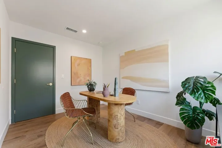 10811 Farragut Drive, Culver City, California 90230