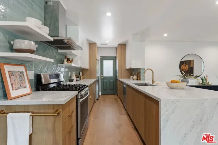 10811 Farragut Drive, Culver City, California 90230