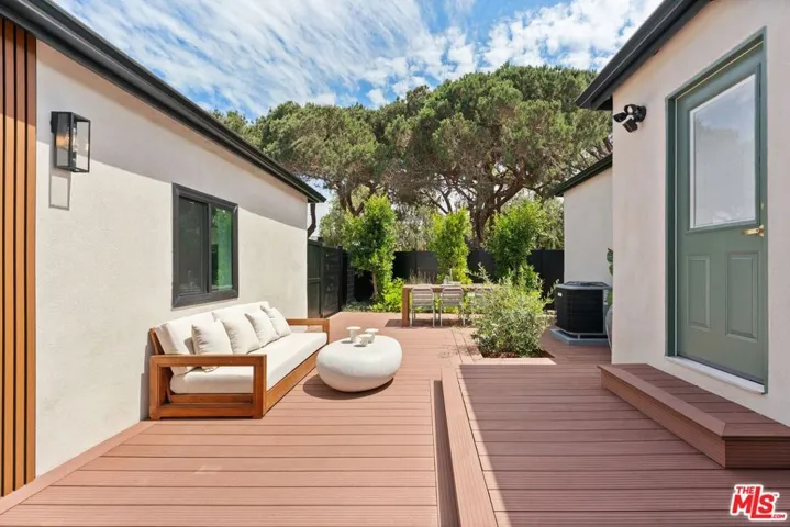 10811 Farragut Drive, Culver City, California 90230