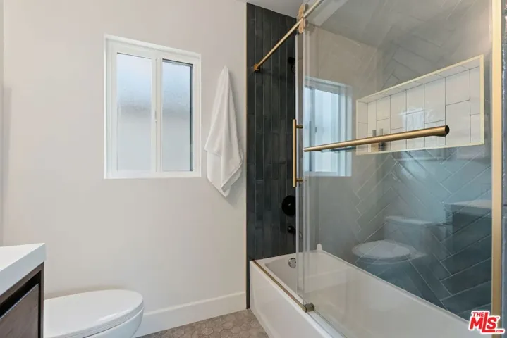 10811 Farragut Drive, Culver City, California 90230