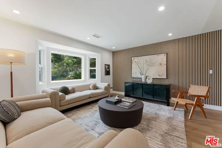 10811 Farragut Drive, Culver City, California 90230