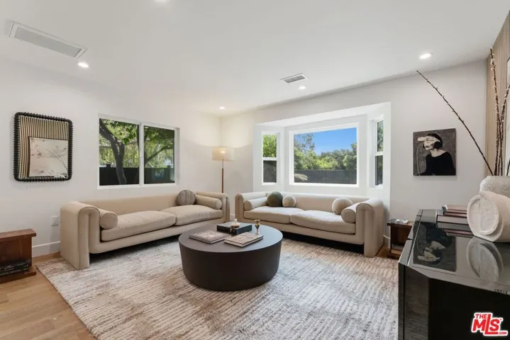 10811 Farragut Drive, Culver City, California 90230