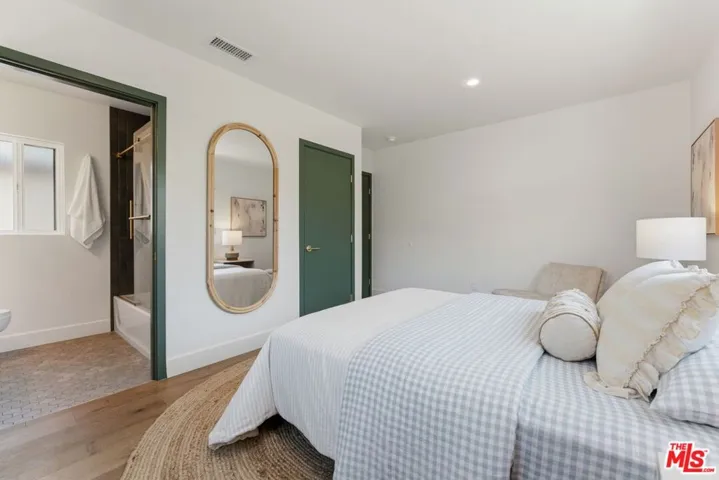 10811 Farragut Drive, Culver City, California 90230
