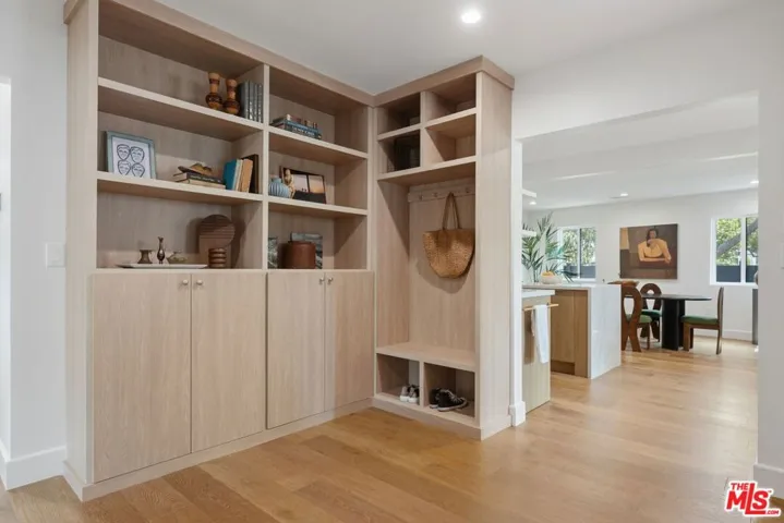 10811 Farragut Drive, Culver City, California 90230