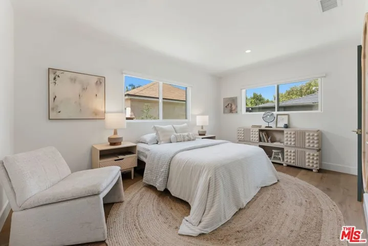 10811 Farragut Drive, Culver City, California 90230