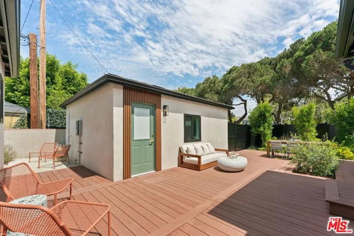 10811 Farragut Drive, Culver City, California 90230