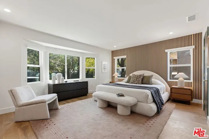 10811 Farragut Drive, Culver City, California 90230
