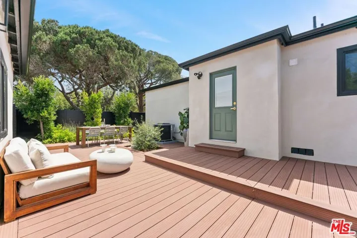 10811 Farragut Drive, Culver City, California 90230