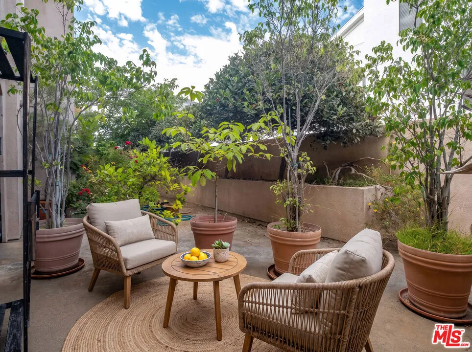 Private Outdoor Space Off Kitc