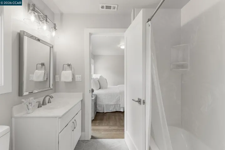 Primary En-Suite Bathroom