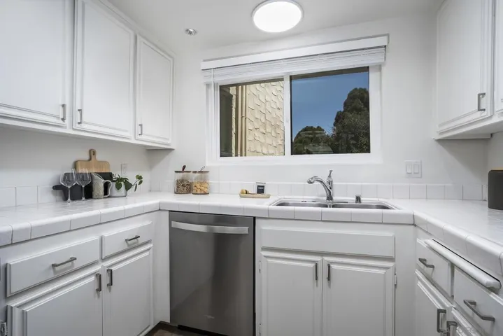 4265 Asher 52, San Diego, California 92110