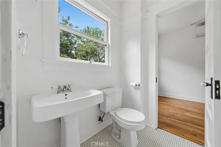 3322 Hamilton Way, Los Angeles, California 90026