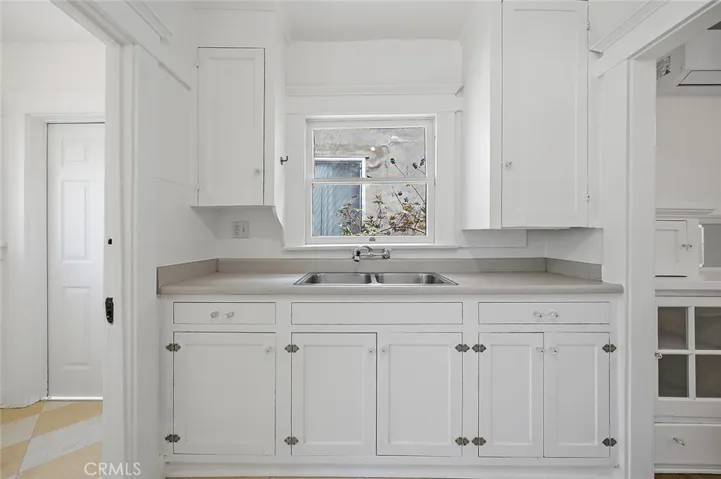 3322 Hamilton Way, Los Angeles, California 90026