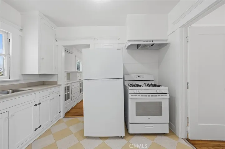 3322 Hamilton Way, Los Angeles, California 90026