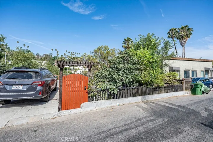 3322 Hamilton Way, Los Angeles, California 90026