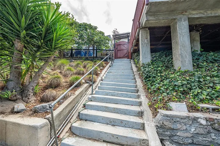 3322 Hamilton Way, Los Angeles, California 90026
