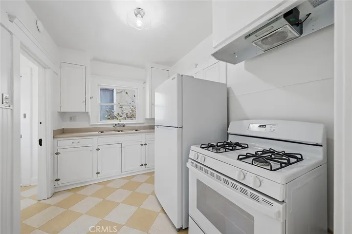 3322 Hamilton Way, Los Angeles, California 90026