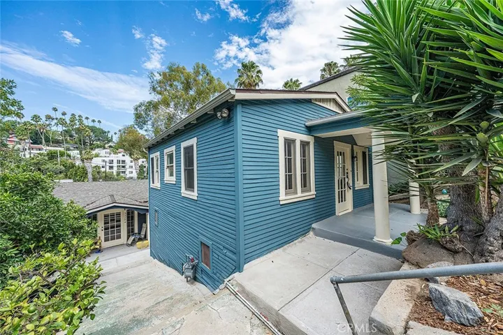 3322 Hamilton Way, Los Angeles, California 90026
