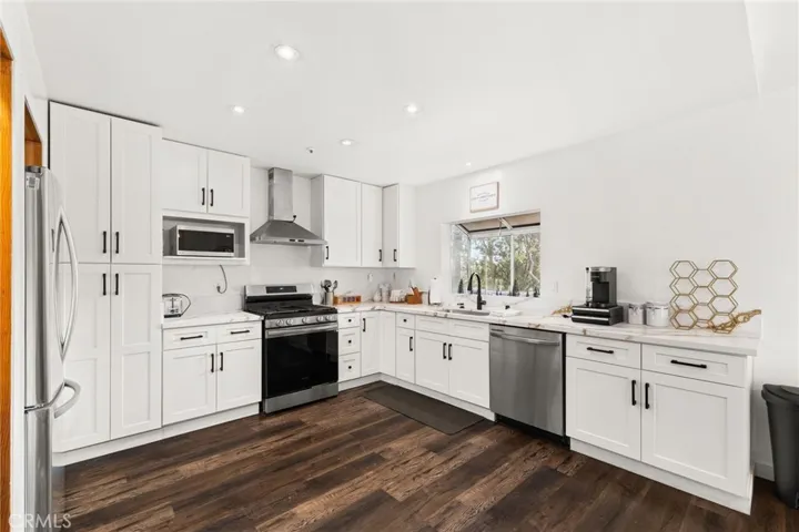 1541 Krause Lane, Lake Arrowhead, California 92352