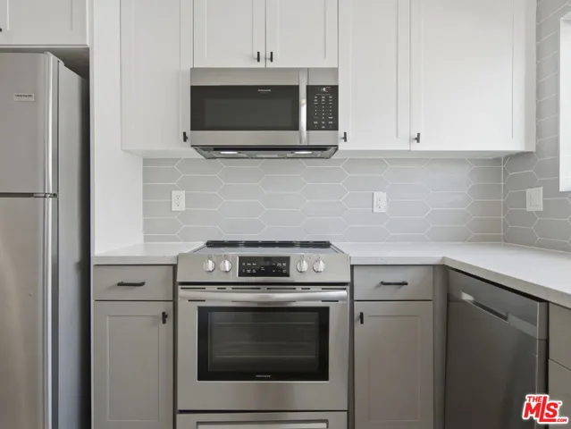 6350 Willoughby Avenue 9, Los Angeles, California 90038