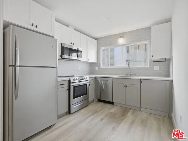 6350 Willoughby Avenue 9, Los Angeles, California 90038