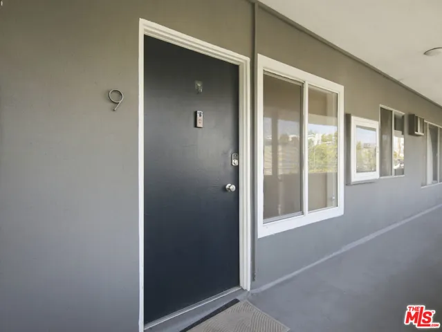 6350 Willoughby Avenue 9, Los Angeles, California 90038