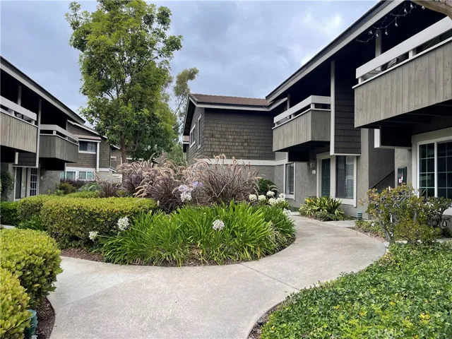 61 Streamwood 61, Irvine, California 92620