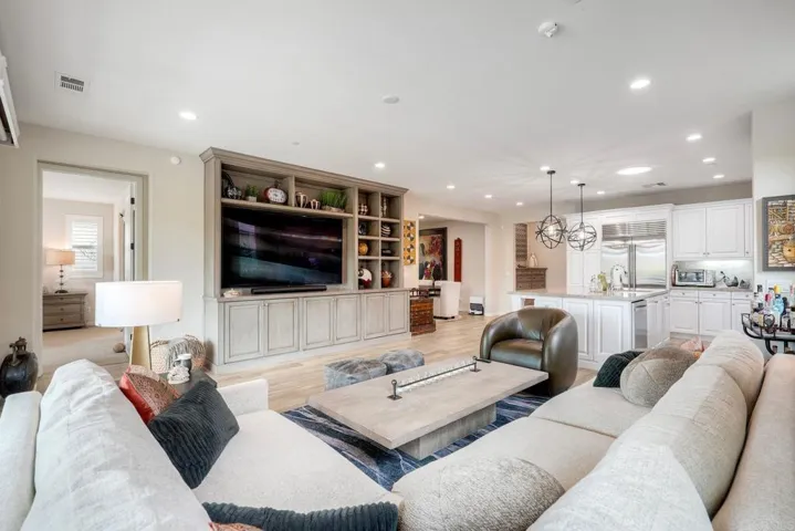 8068 Auberge Circle, San Diego, California 92127
