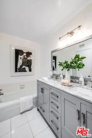 441 N Oakhurst Drive 203, Beverly Hills, California 90210