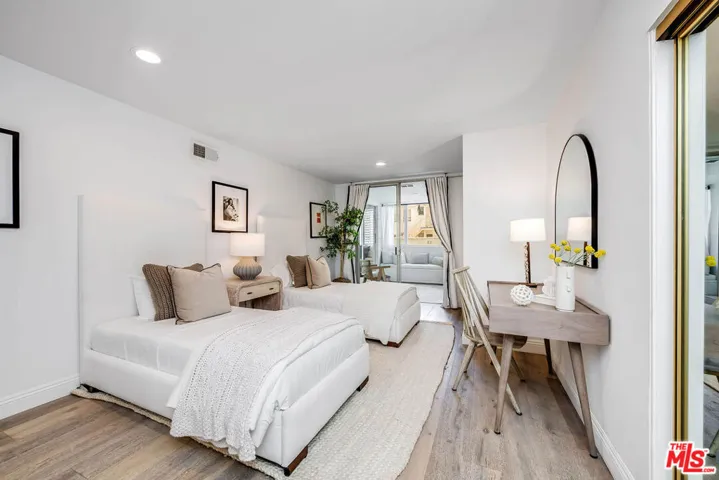 441 N Oakhurst Drive 203, Beverly Hills, California 90210