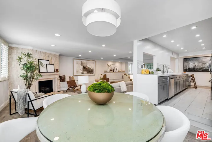 441 N Oakhurst Drive 203, Beverly Hills, California 90210