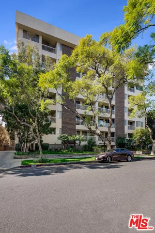 441 N Oakhurst Drive 203, Beverly Hills, California 90210
