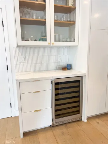 1300 Walnut Avenue, Manhattan Beach, California 90266