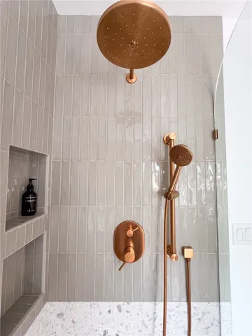 1300 Walnut Avenue, Manhattan Beach, California 90266