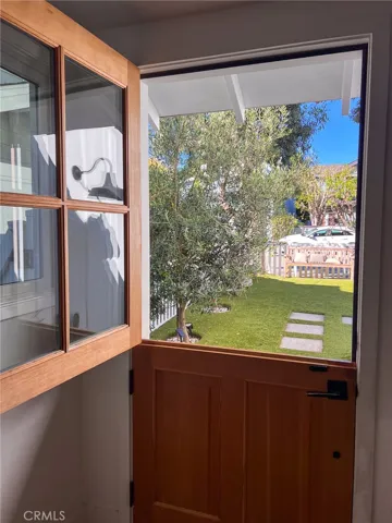 1300 Walnut Avenue, Manhattan Beach, California 90266