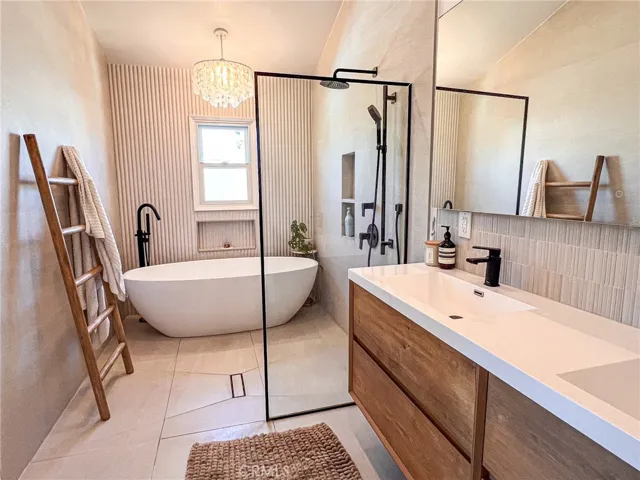1300 Walnut Avenue, Manhattan Beach, California 90266