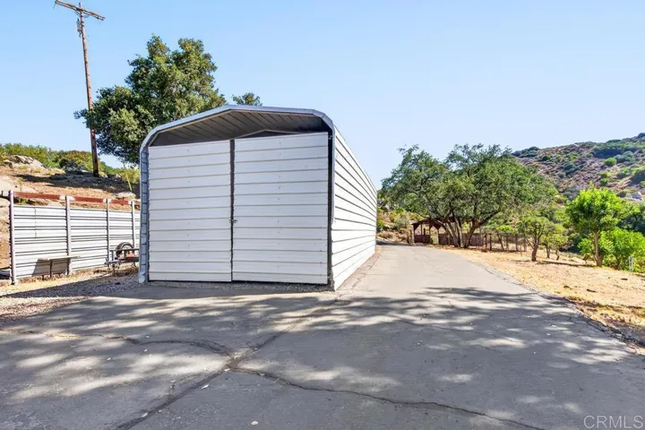 21041 Black Canyon Road, Ramona, California 92065