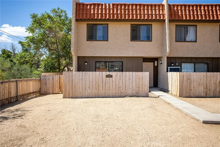 55897 Santa Fe, Yucca Valley, California 92284