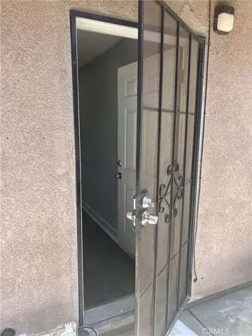 1230 E 68th C, Los Angeles, California 90001