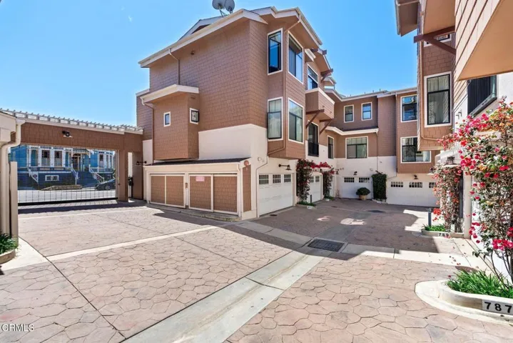 Driveway/Garage