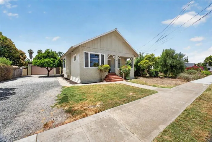 1228 West Street, Hollister, California 95023
