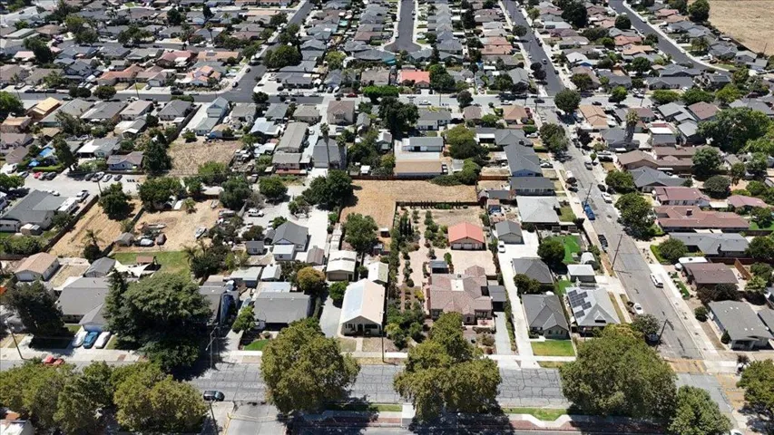 1228 West Street, Hollister, California 95023