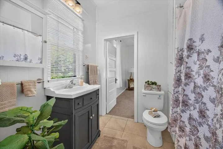 1228 West Street, Hollister, California 95023