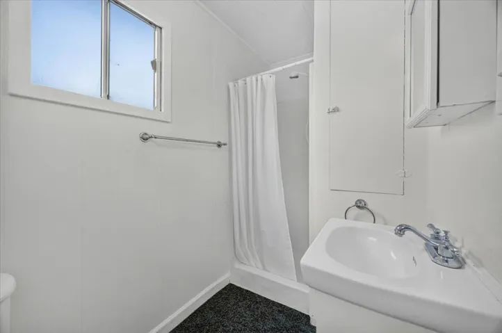 1228 West Street, Hollister, California 95023